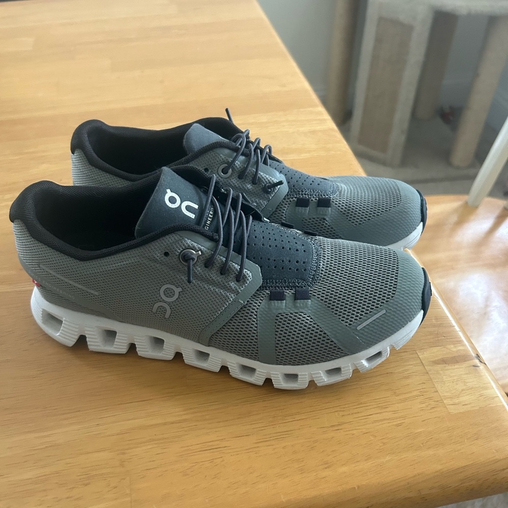 ON cloud running shoes
